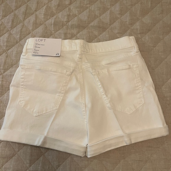NWT Loft Denim Roll Shorts in White - Picture 5 of 7